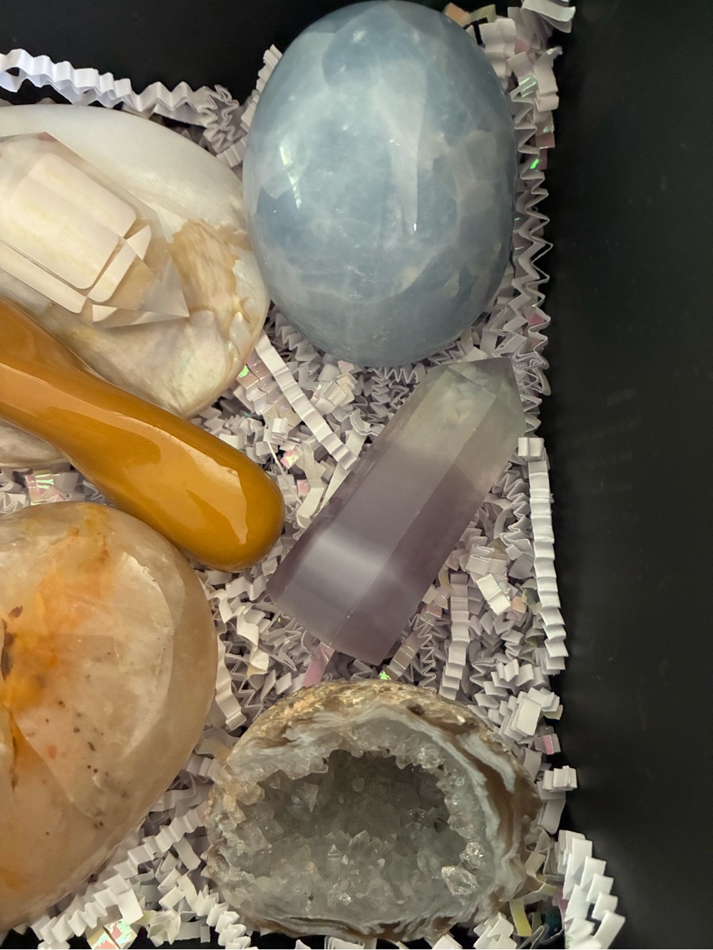 🔮 13 Piece Healing Crystal Gift Box - New Tie Dye Tote Bag Included 🎁 - Picture 6 of 17